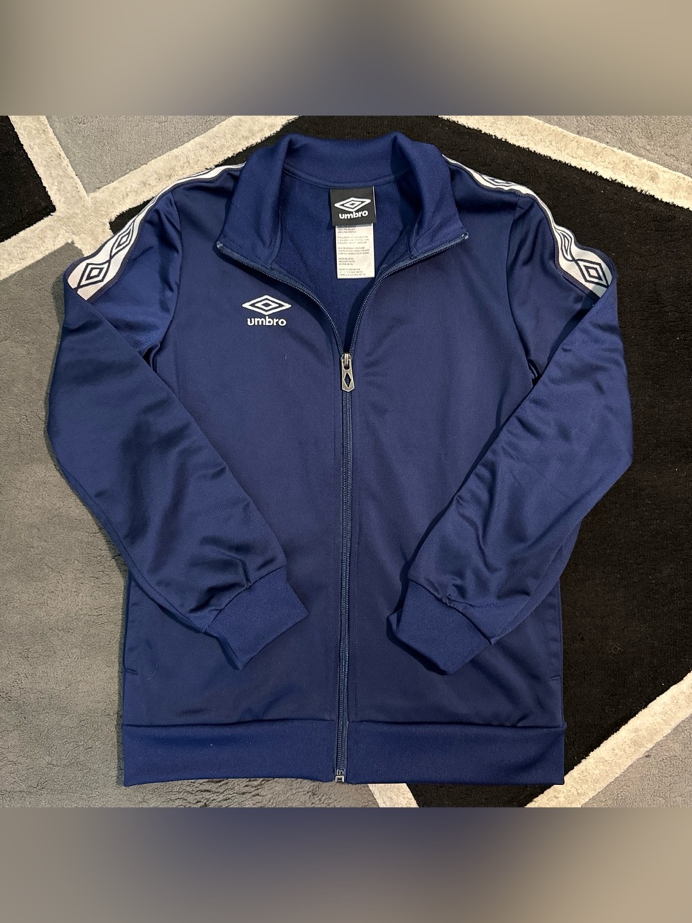 Navy blue women’s Umbro tracksuit jacket - Picture 1 of 3